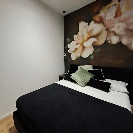 Fortyeight Luxury Apartment *